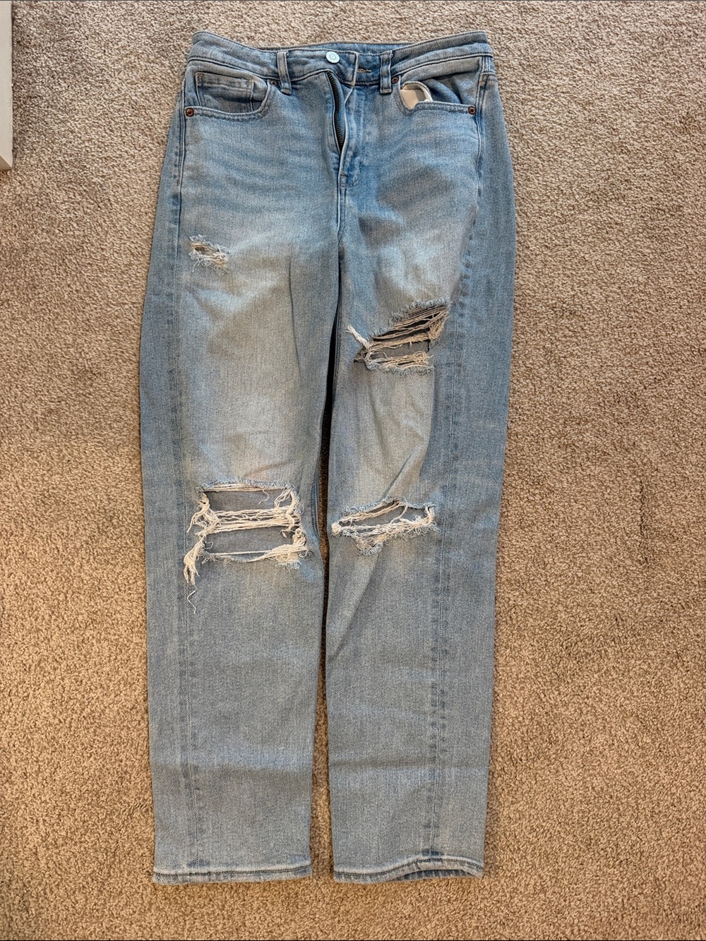 American Eagle Outfitters Light Wash Distressed Boyfriend Jeans